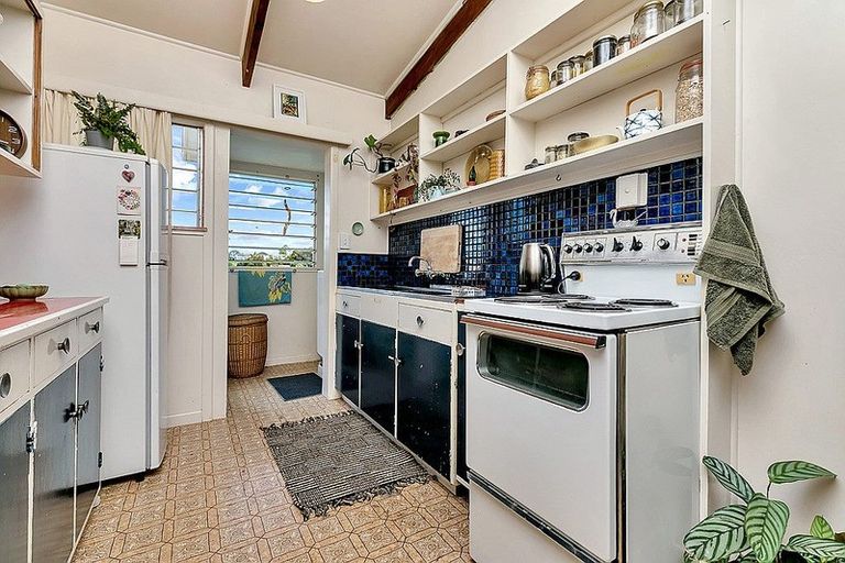 Photo of property in 31 Coronation Road, Hillcrest, Auckland, 0627