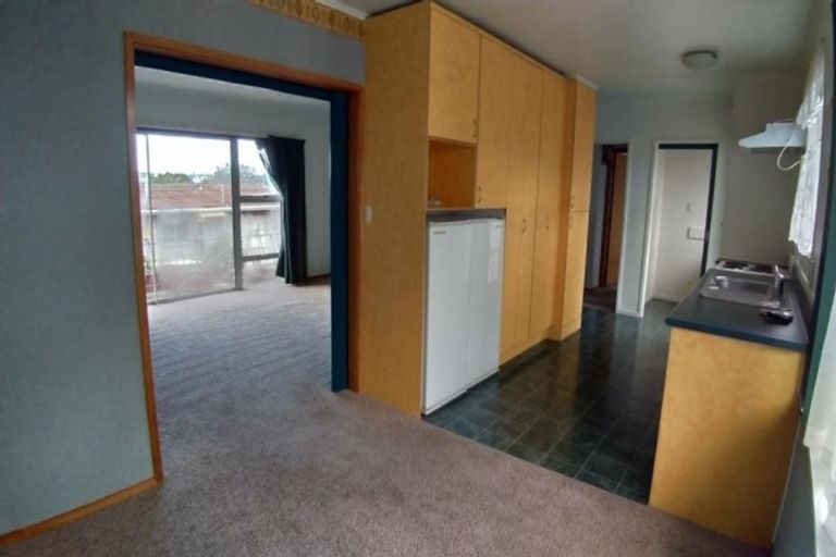 Photo of property in 2/5 Addison Drive, Glendene, Auckland, 0602