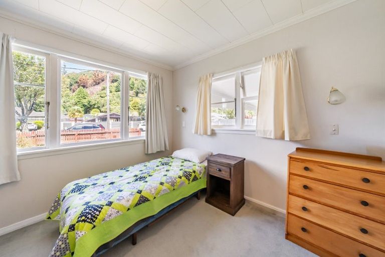 Photo of property in 9 Lane Street, Wallaceville, Upper Hutt, 5018