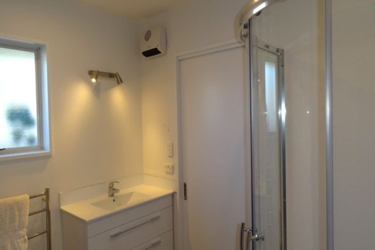 Photo of property in 1 Middlepark Road, Sockburn, Christchurch, 8042