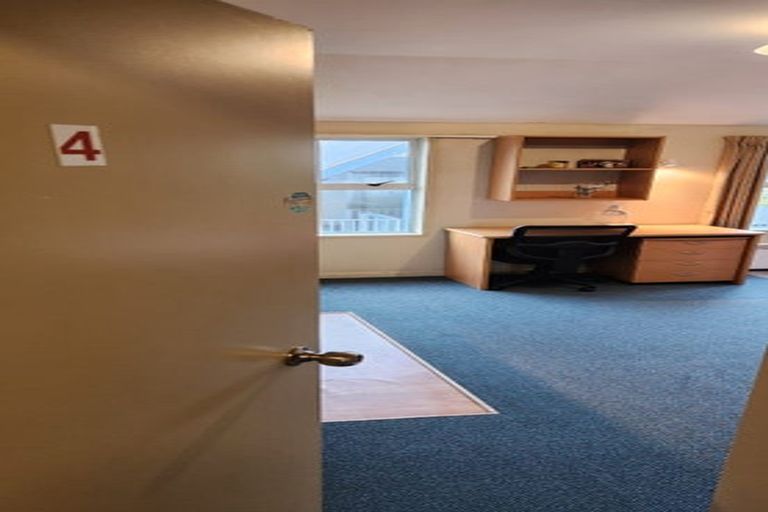 Photo of property in 33 Queen Street, Brighton, Dunedin, 9035