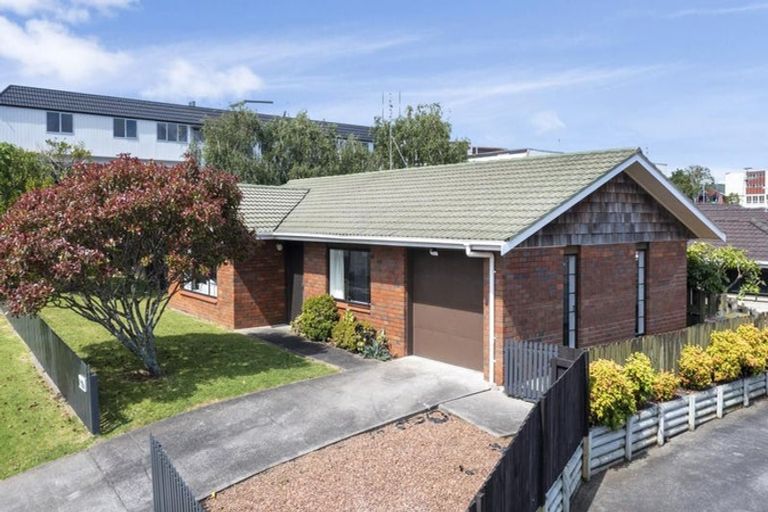 Photo of property in 1/50 Wellington Street, Howick, Auckland, 2014