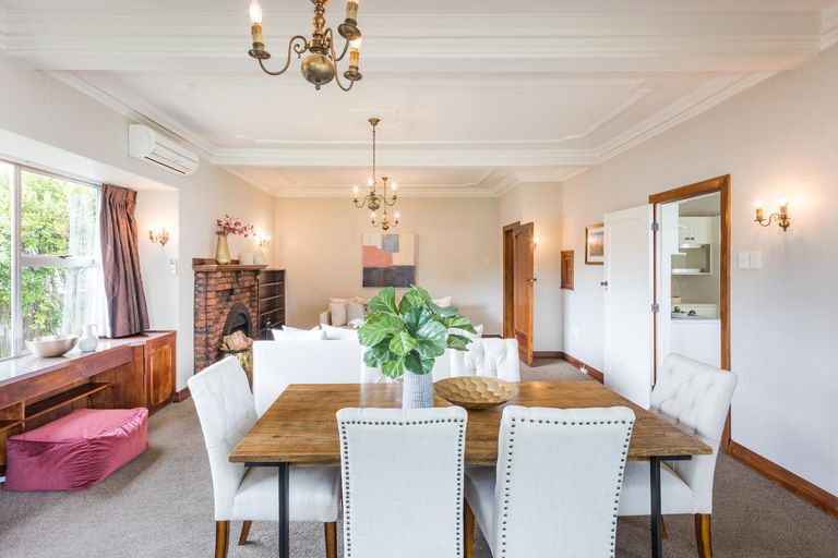 Photo of property in 11 Elmira Avenue, Hokowhitu, Palmerston North, 4410