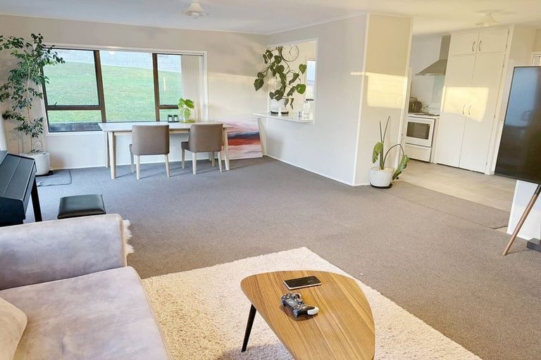 Photo of property in 2 Sheehan Road, Te Atatu South, Auckland, 0610