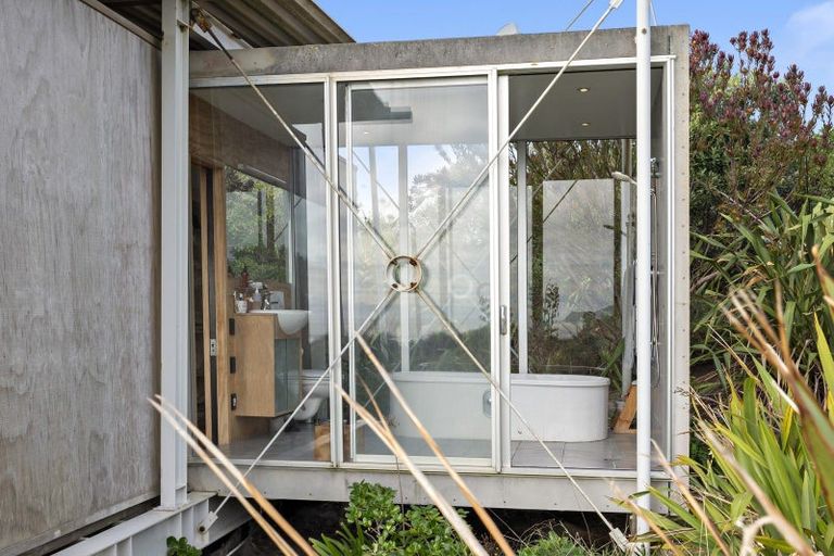 Photo of property in 64 Paetawa Road, Peka Peka, Waikanae, 5391