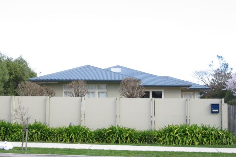 Photo of property in 21 Guthrie Road, Havelock North, 4130