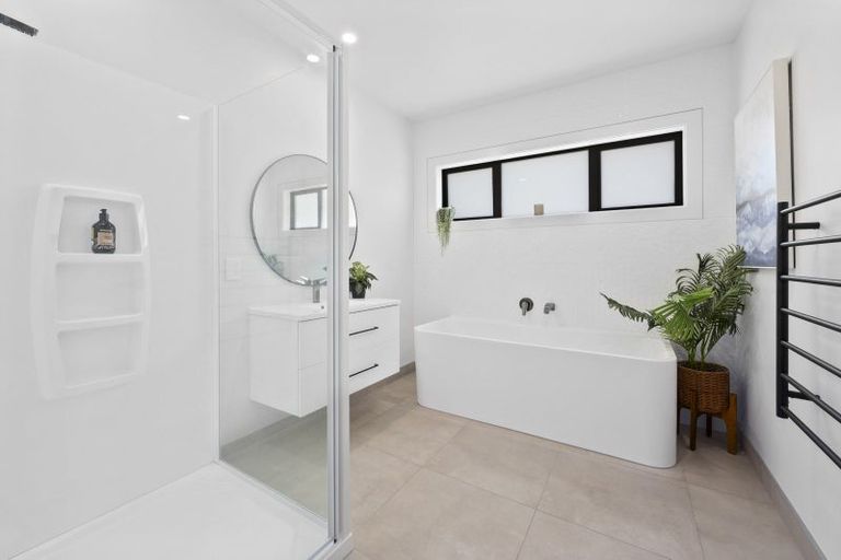 Photo of property in 13 Kittyhawk Drive, Kinloch, Taupo, 3377