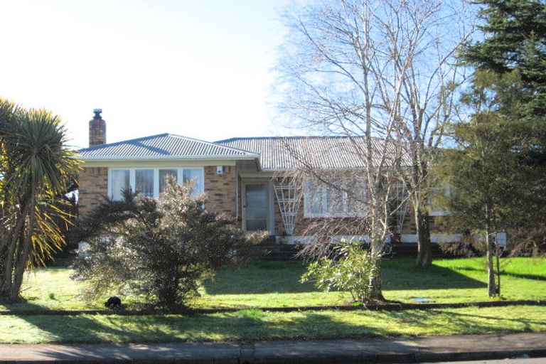 Photo of property in 39 Cargill Street, Papakura, 2110