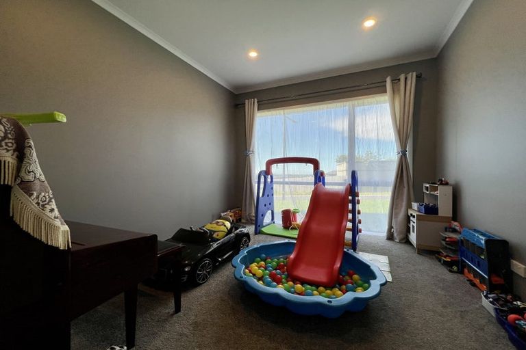 Photo of property in 5 Reponui Court, Rototuna North, Hamilton, 3210