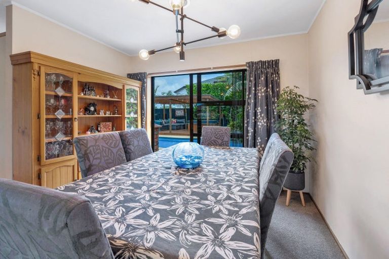 Photo of property in 6 Citation Way, Botany Downs, Auckland, 2010