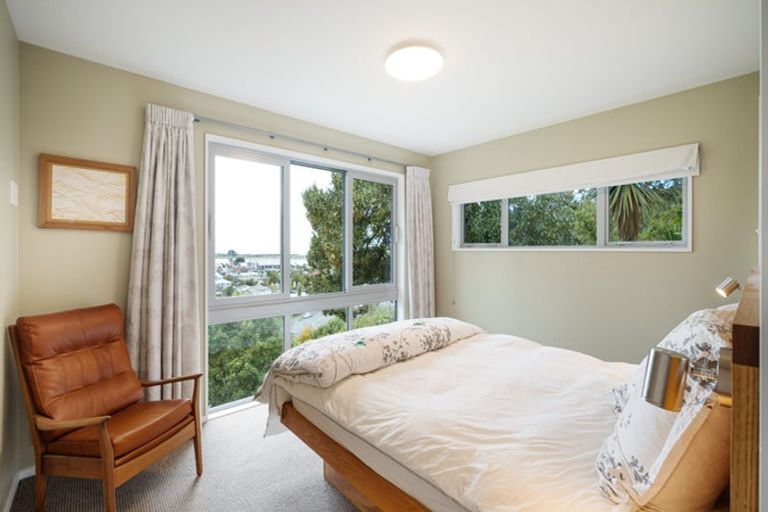 Photo of property in 44 Augusta Street, Redcliffs, Christchurch, 8081