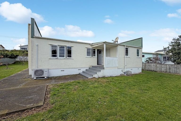 Photo of property in 45 Karaka Street, Castlecliff, Whanganui, 4501