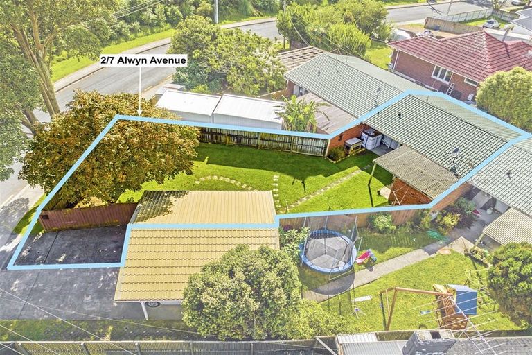 Photo of property in 2/7 Alwyn Avenue, Te Atatu South, Auckland, 0610