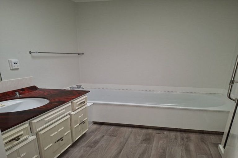 Photo of property in 1/17 Wood Street, Papakura, 2110