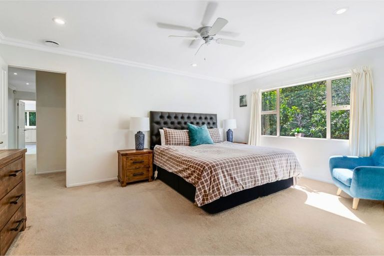 Photo of property in 6 Chenery Road, Red Beach, 0932