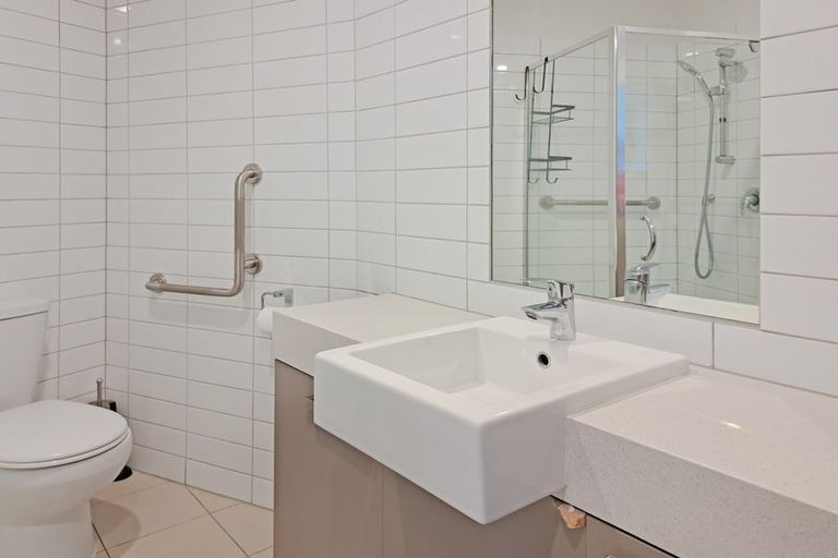 Photo of property in Bella Vista, 3b/84 Gunner Drive, Te Atatu Peninsula, Auckland, 0610