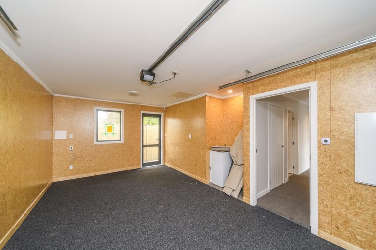 Photo of property in 17 Colonial Place, Kelvin Grove, Palmerston North, 4414