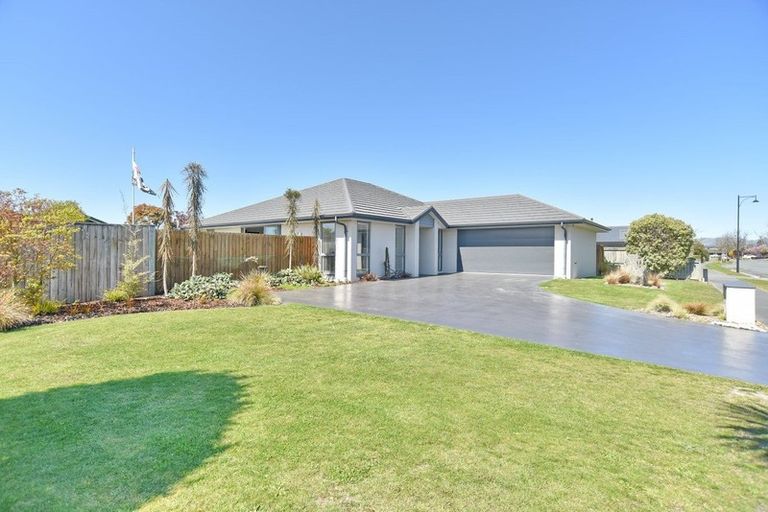 Photo of property in 34 Puhara Avenue, Parklands, Christchurch, 8083