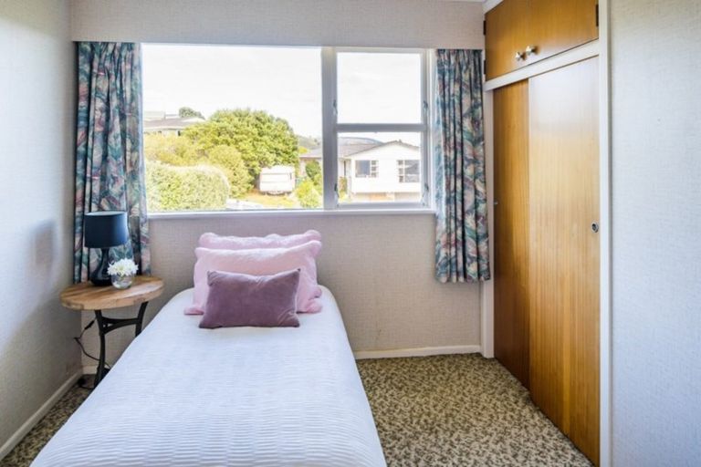 Photo of property in 2 Doon Grove, Papakowhai, Porirua, 5024