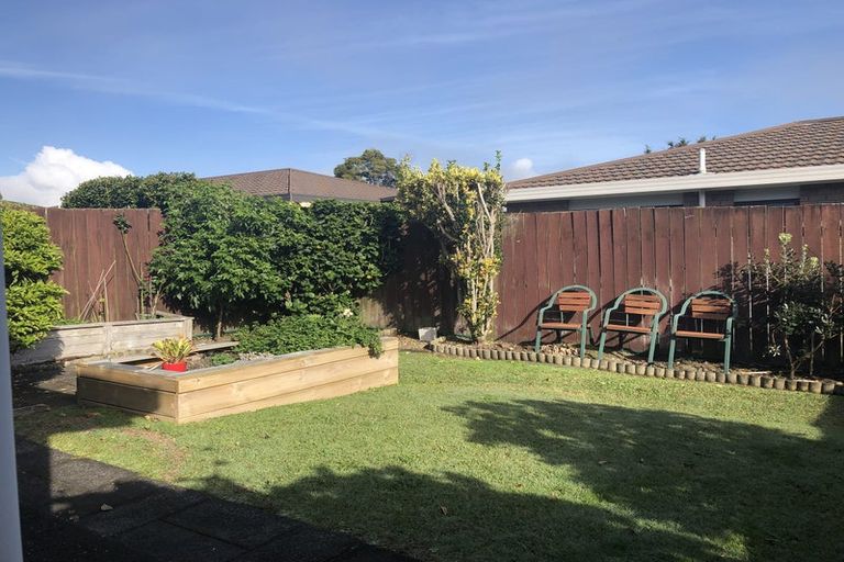 Photo of property in 2/35 Swanson Road, Henderson, Auckland, 0610