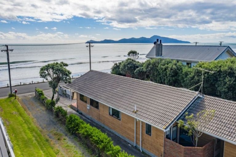 Photo of property in 56 The Parade, Paekakariki, 5034