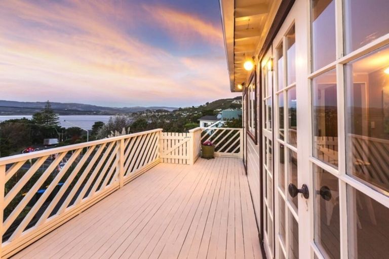 Photo of property in 128 Paremata Road, Paremata, Porirua, 5024