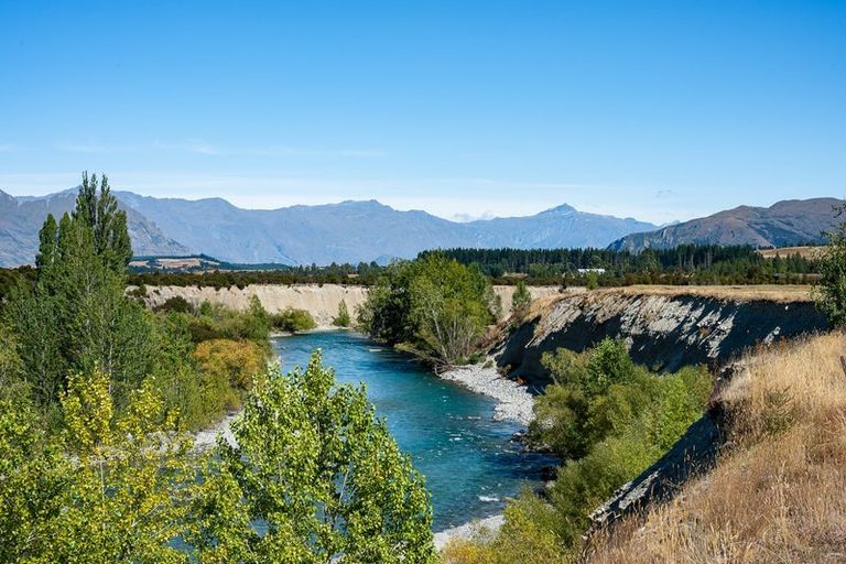 Photo of property in 124 Horseshoe Bend Drive, Albert Town, Wanaka, 9382