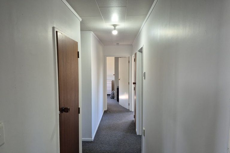 Photo of property in 18 Leeton Drive, Waipukurau, 4200