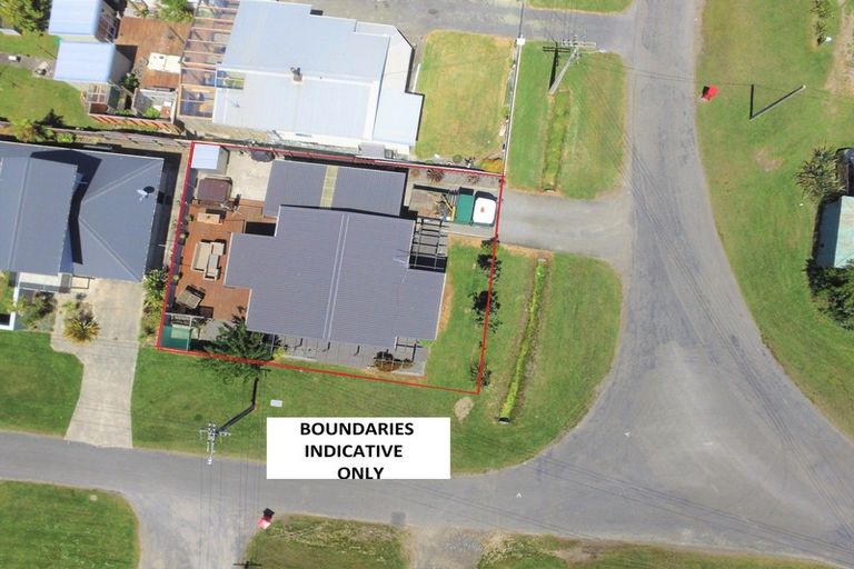 Photo of property in 35 Roore Street, Foxton Beach, Foxton, 4815