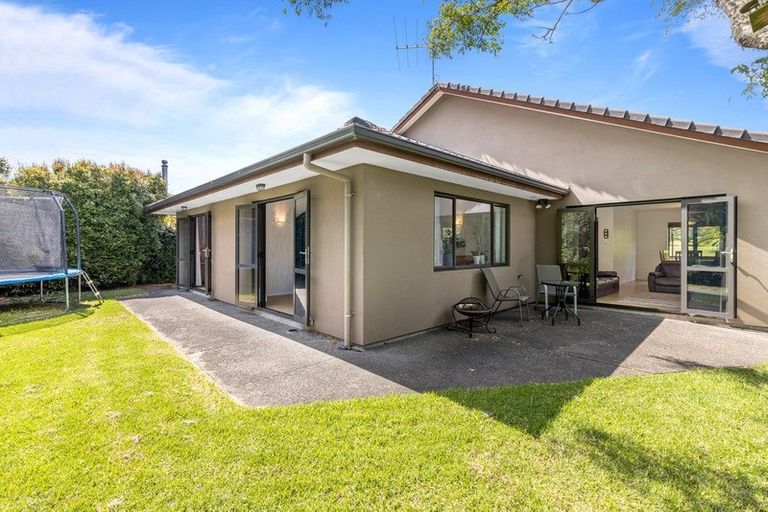 Photo of property in 42 Kristin Lane, Albany, Auckland, 0632