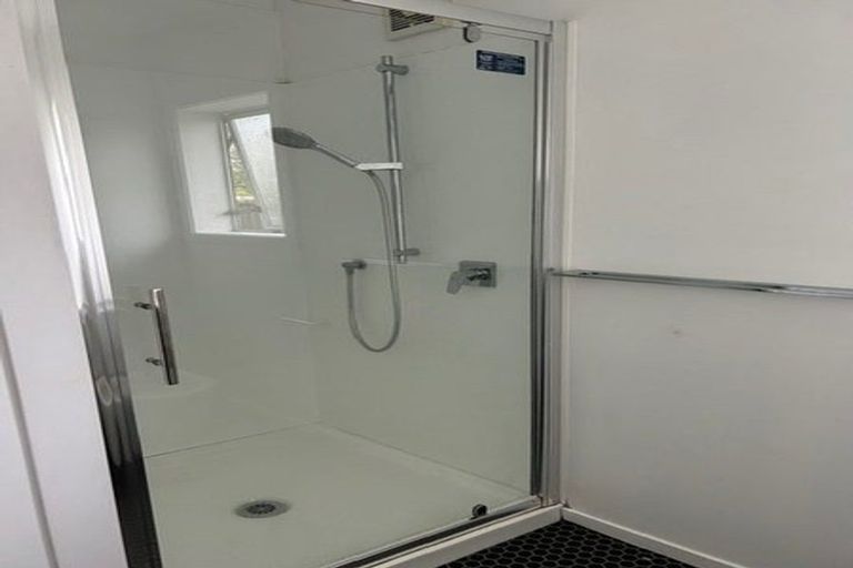 Photo of property in 46 Verbena Road, Birkdale, Auckland, 0626