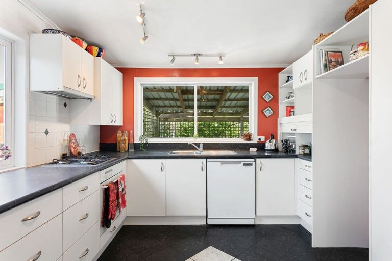 Photo of property in 98 Awapuni Road, Awapuni, Gisborne, 4010