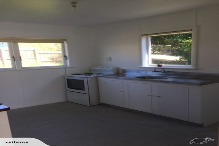 Photo of property in 37 Tremewan Street, Tawa, Wellington, 5028