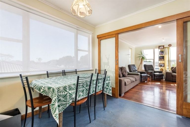 Photo of property in 728 Te Atatu Road, Te Atatu Peninsula, Auckland, 0610