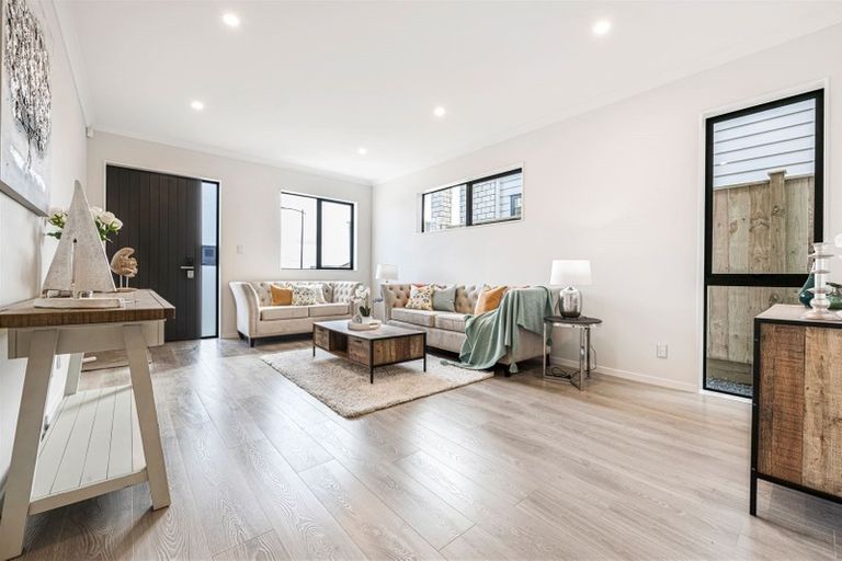 Photo of property in 26 Matahae Drive, Flat Bush, Auckland, 2019