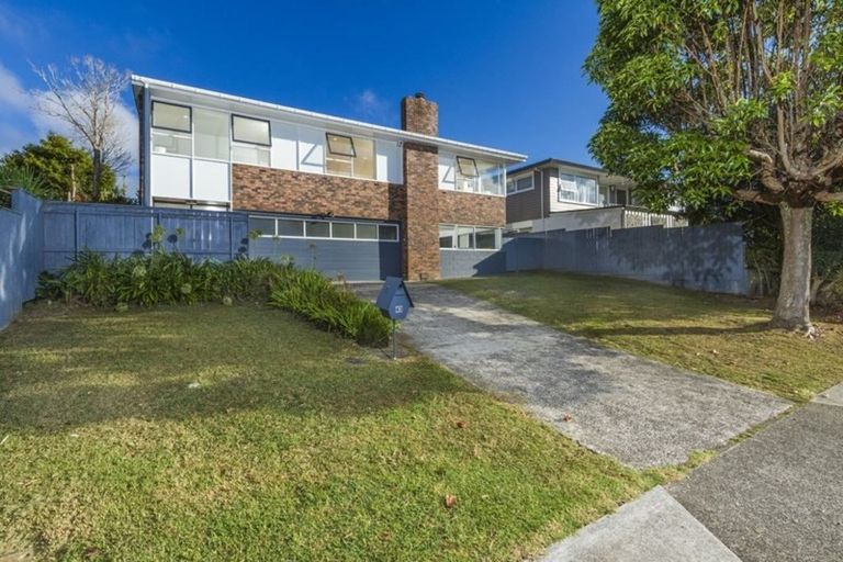 Photo of property in 43 Holland Road, Hillcrest, Auckland, 0627