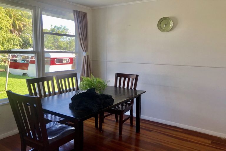 Photo of property in 11 Valdale Road, Henderson, Auckland, 0610