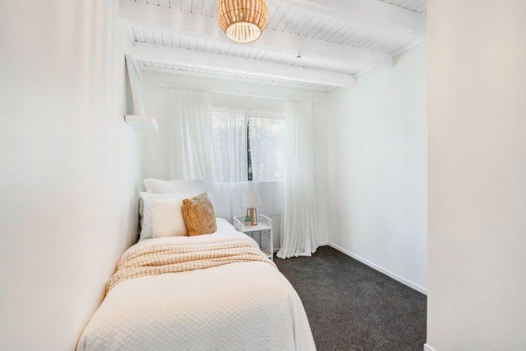 Photo of property in 46 De Luen Avenue, Tindalls Beach, Whangaparaoa, 0930