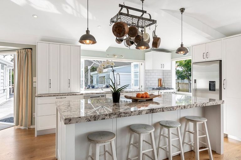 Photo of property in 108 Ladies Mile, Manly, Whangaparaoa, 0930