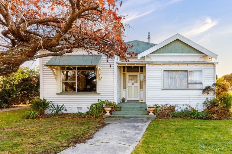Photo of property in 30 Rhodes Street, Waimate, 7924