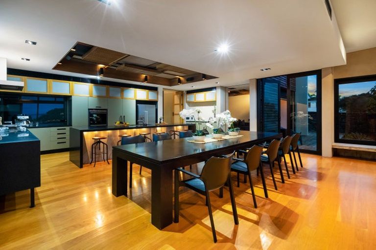 Photo of property in 51 Pacific Parade, Army Bay, Whangaparaoa, 0930