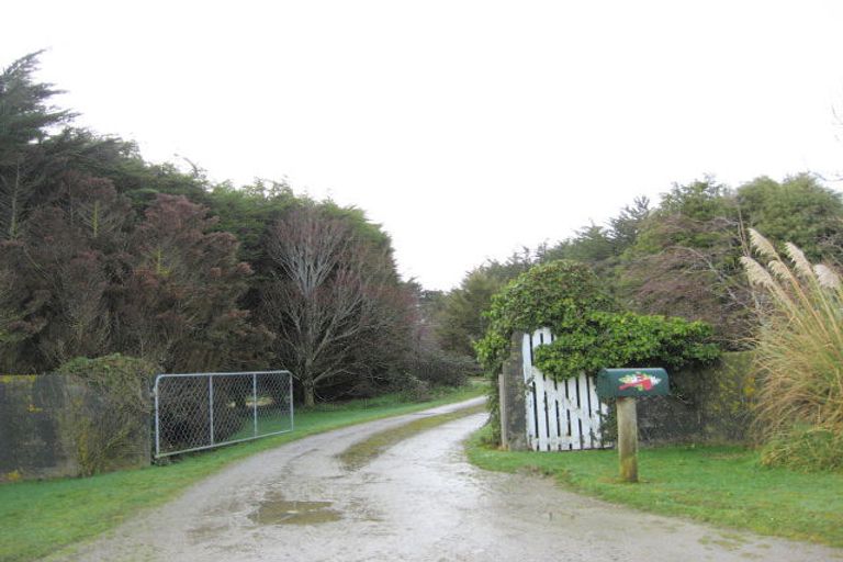 Photo of property in 30 Heads Road, Woodlands, Invercargill, 9871