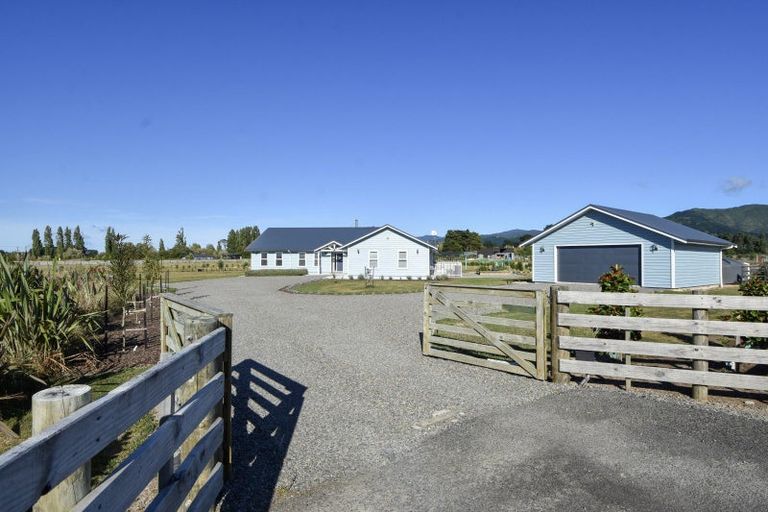 Photo of property in 66a Thomas Road, Carrington, Carterton, 5791