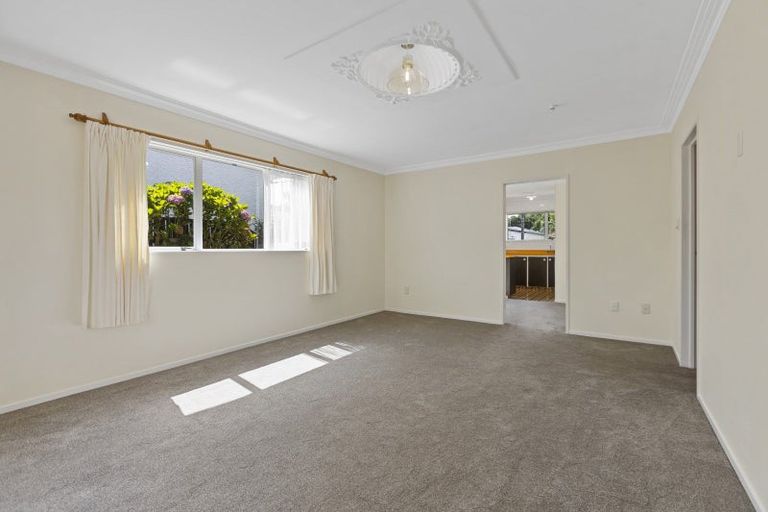 Photo of property in 14 Tokomaru Street, Welbourn, New Plymouth, 4312