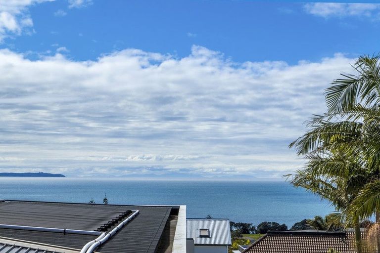 Photo of property in 4/30 Castor Bay Road, Castor Bay, Auckland, 0620