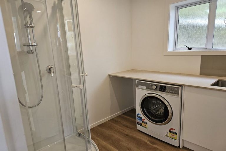 Photo of property in 54 Mana View Road, Paremata, Porirua, 5026