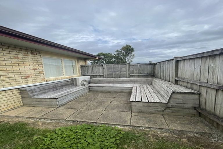 Photo of property in 37 Richfield Crescent, Westgate, Auckland, 0614