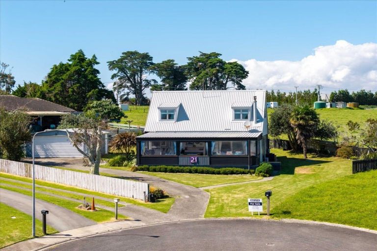 Photo of property in 21 Whenuariri Place, Maketu, Te Puke, 3189