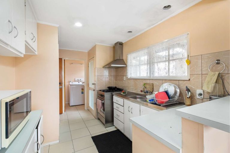 Photo of property in 422 Roscommon Road, Clendon Park, Auckland, 2103