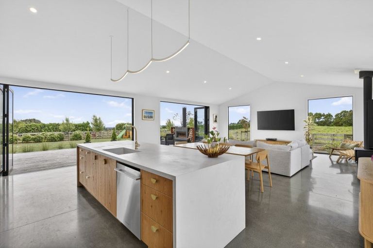 Photo of property in 589 Kent Road, Korito, New Plymouth, 4371